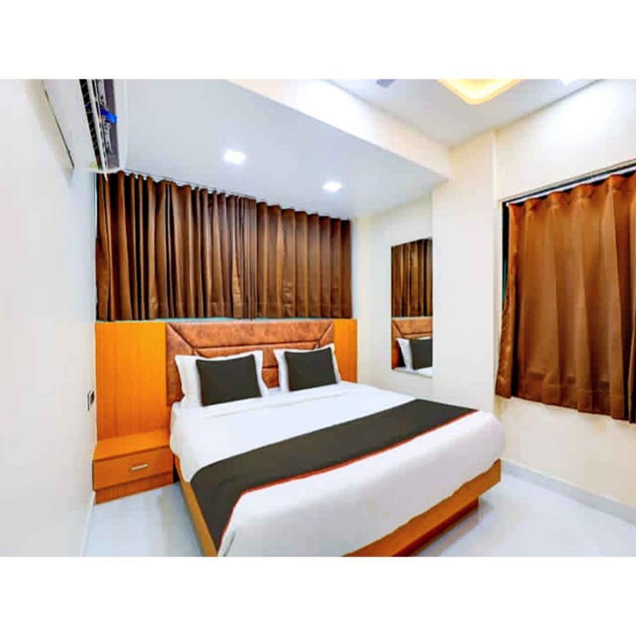 Hotel Exotic Ahmedabad Exterior photo