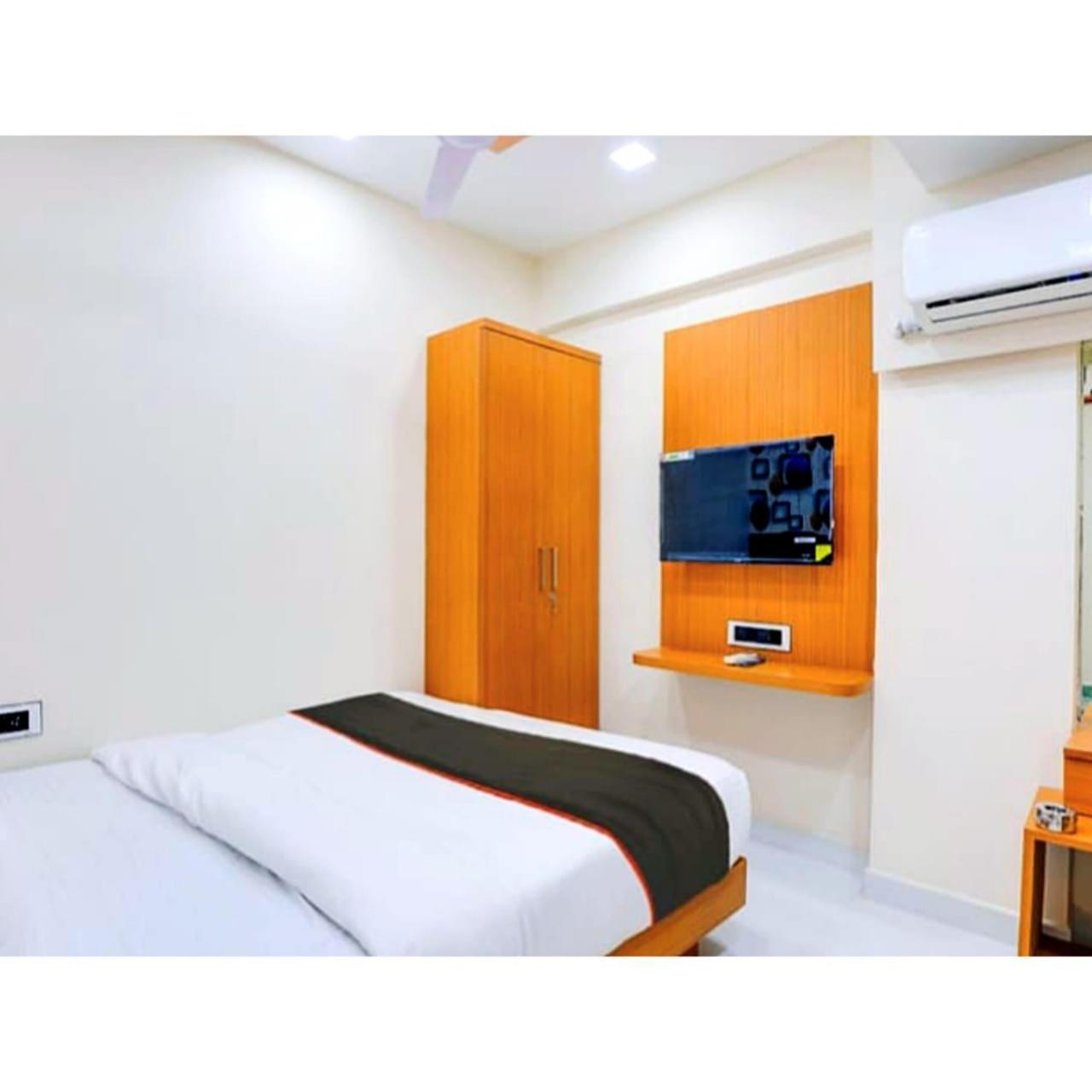 Hotel Exotic Ahmedabad Exterior photo
