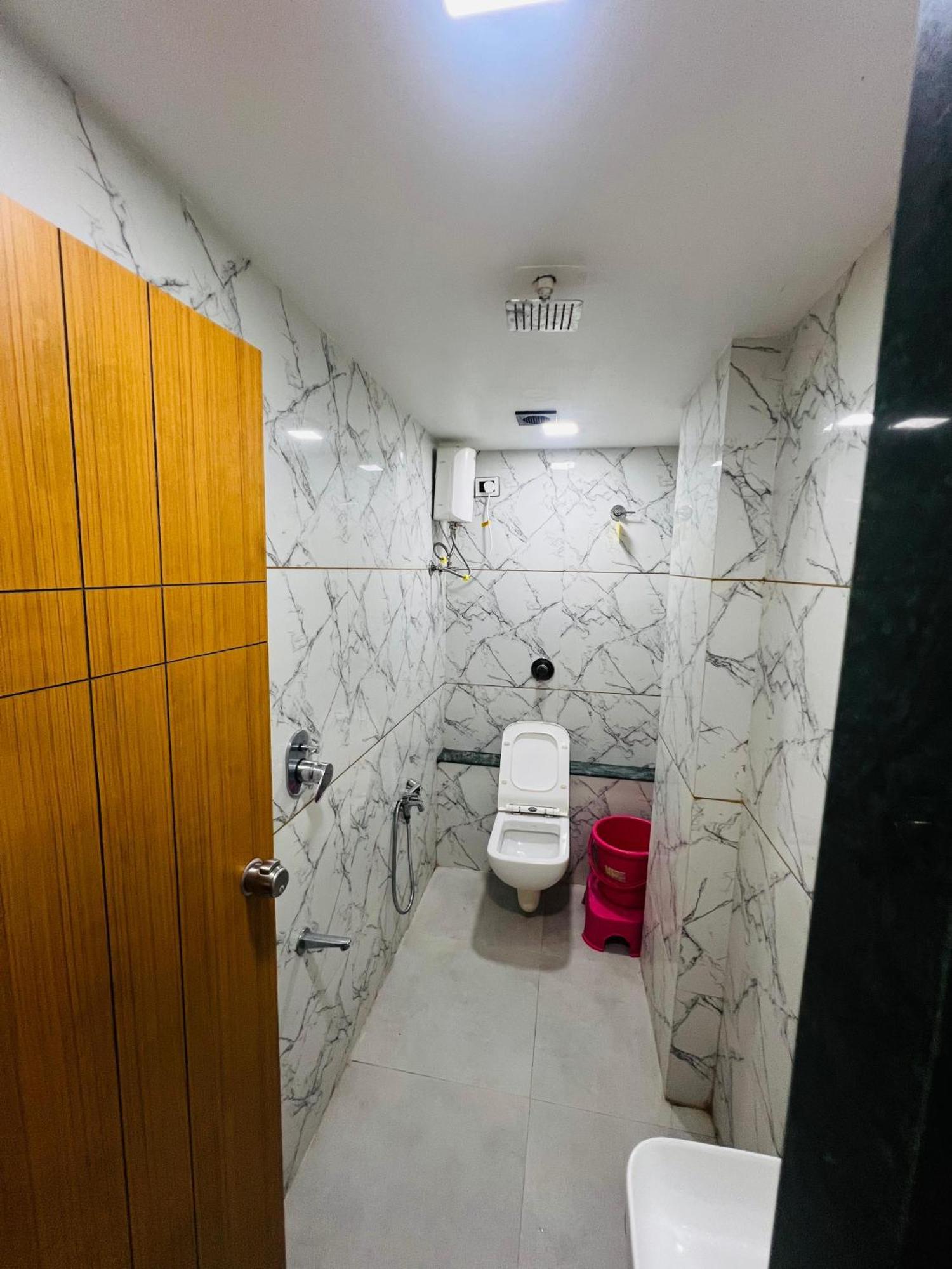 Hotel Exotic Ahmedabad Exterior photo