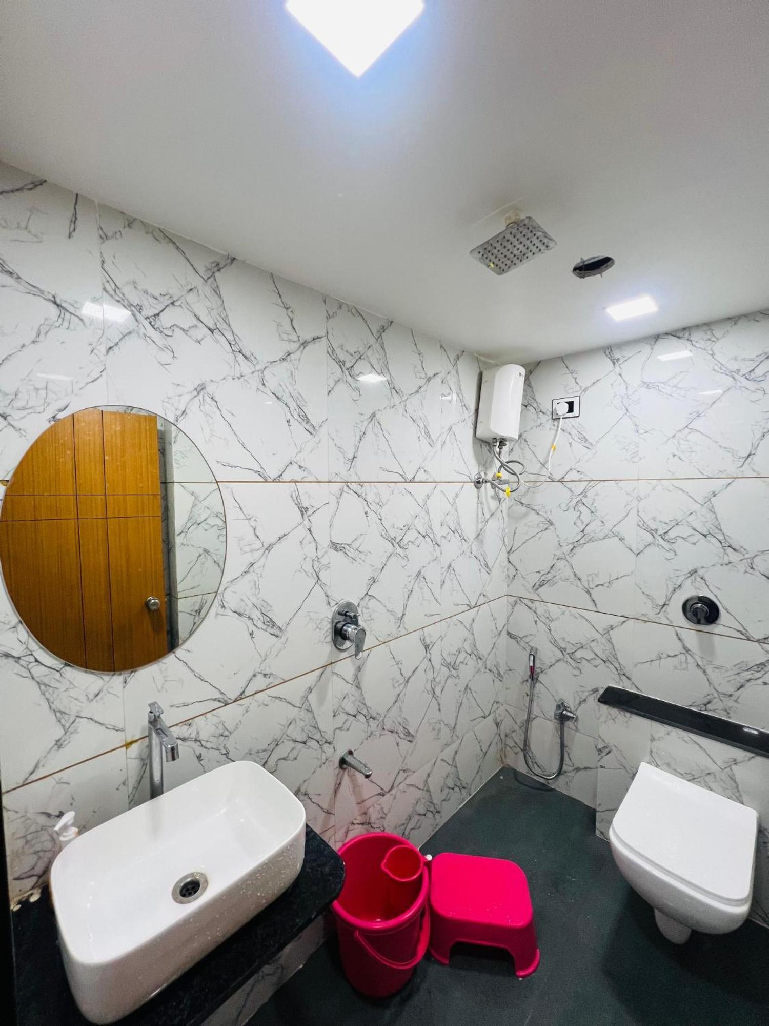 Hotel Exotic Ahmedabad Exterior photo
